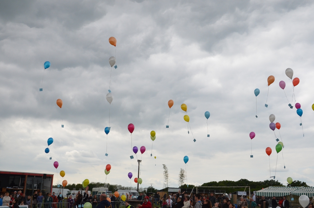 Lâcher de ballon organisé par la marelle des parents